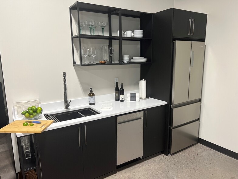 8949 N Deerbrook Trl, Brown Deer, WI à vendre - Photo intérieure - Image 3 de 66