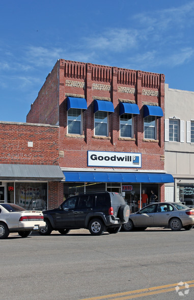 811 S Main St, Stillwater, OK for sale - Building Photo - Image 1 of 1