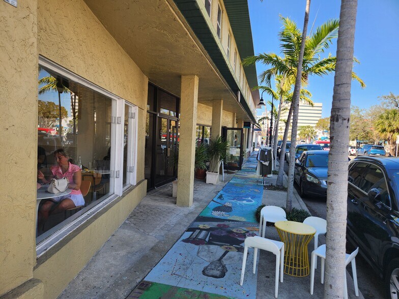 534-538 S Pineapple Ave, Sarasota, FL à louer - Photo du bâtiment - Image 1 de 4