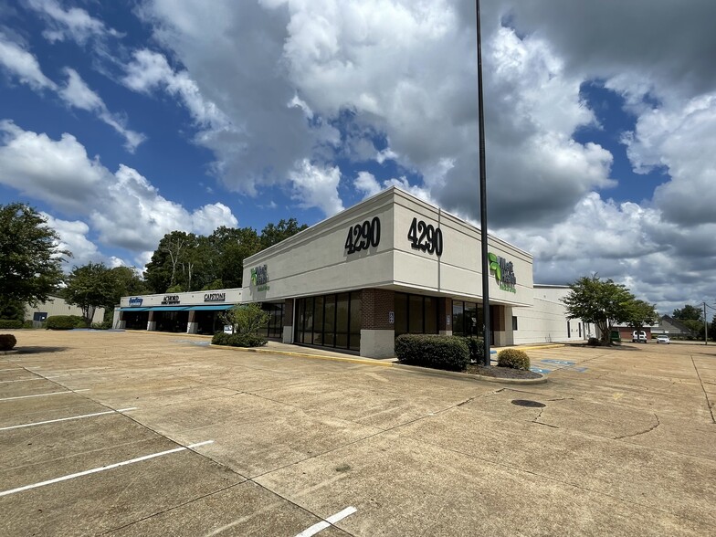 4290 Lakeland Dr, Flowood, MS for sale - Building Photo - Image 1 of 1