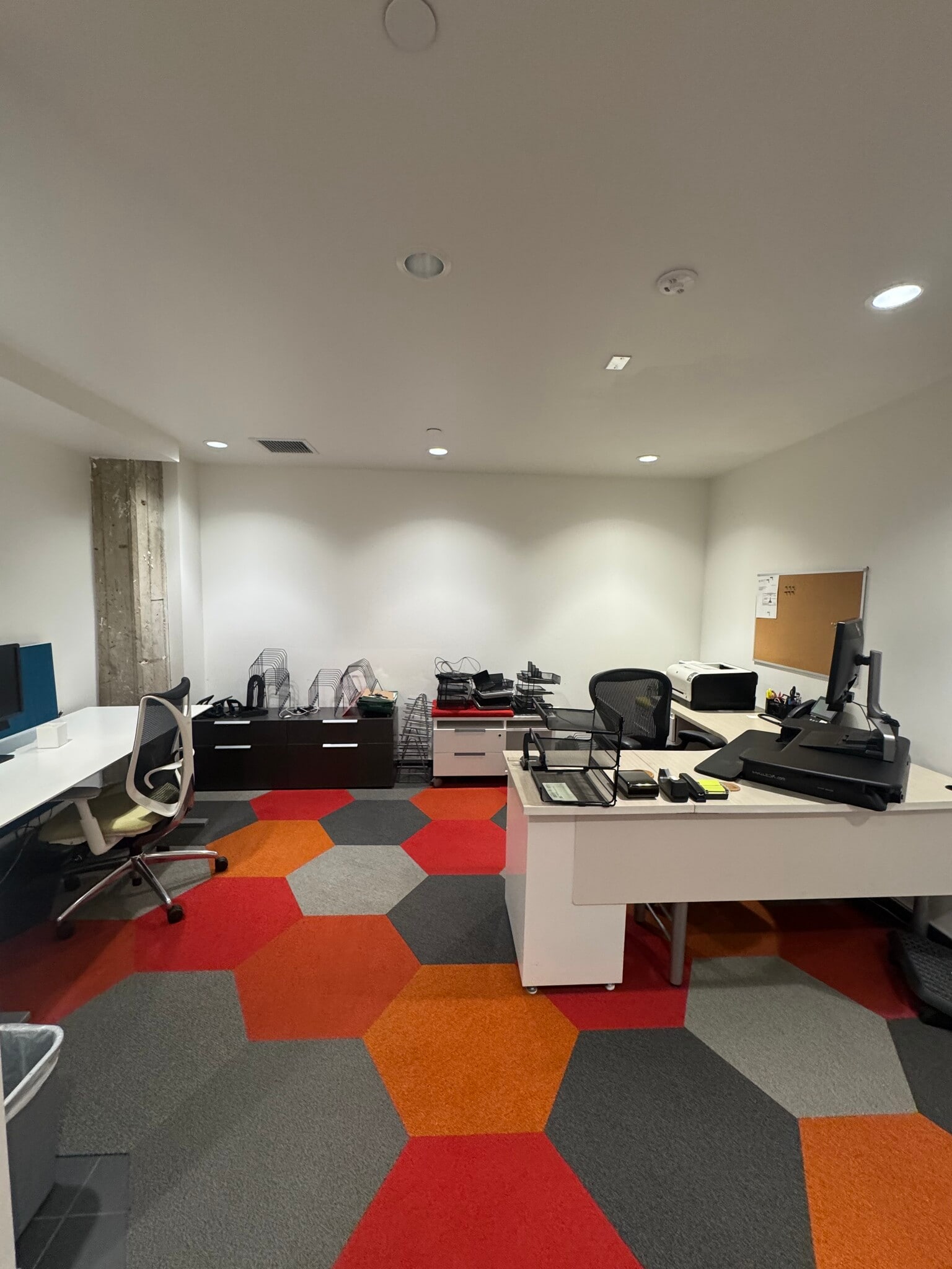 523 W 6th St, Los Angeles, CA for lease Interior Photo- Image 1 of 3