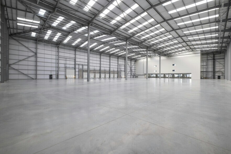 100-200 Enterprise East, Dagenham à louer - Photo du bâtiment - Image 3 de 15