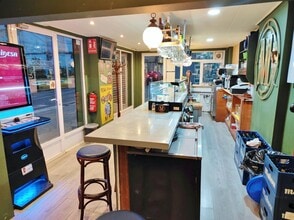 Commerce de détail dans Alicante, Alicante à louer Photo intérieure- Image 2 de 4