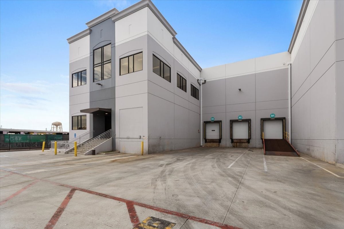 3000-3090 E Washington Blvd, Los Angeles, CA for lease Interior Photo- Image 1 of 14