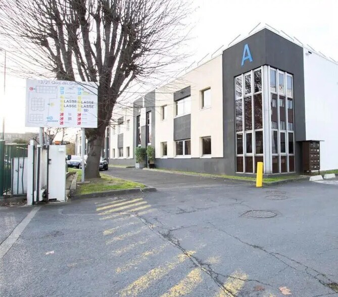 Office in Gennevilliers for lease - Building Photo - Image 1 of 4
