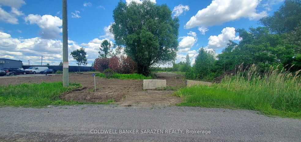 5507 Boundary Rd, Ottawa, ON à louer - Photo du bâtiment - Image 3 de 4