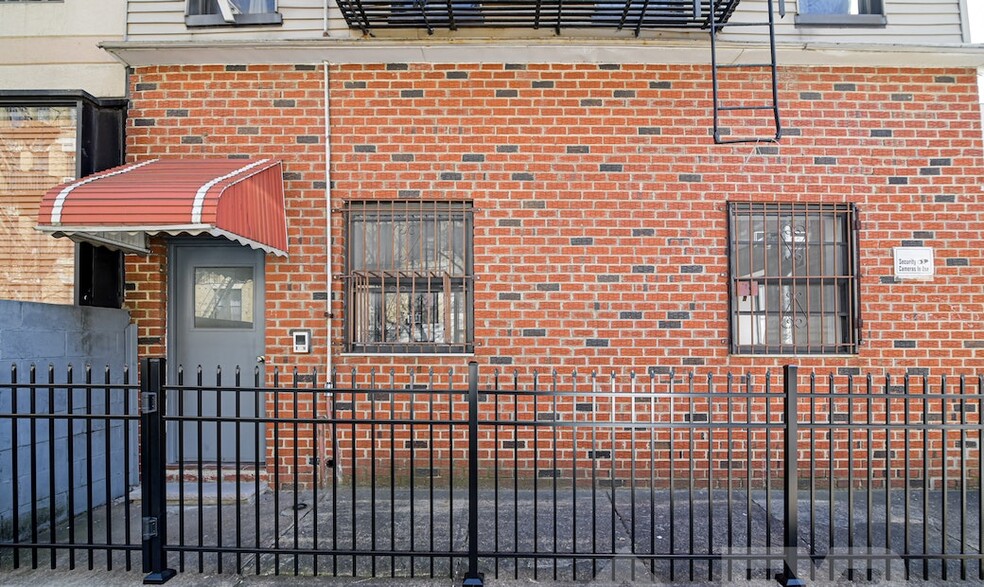 43 Havemeyer St, Brooklyn, NY for sale - Primary Photo - Image 1 of 1