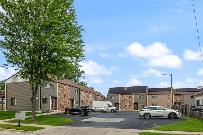 More details for 1747 Oakdale Ave, Green Bay, WI - Multifamily for Sale