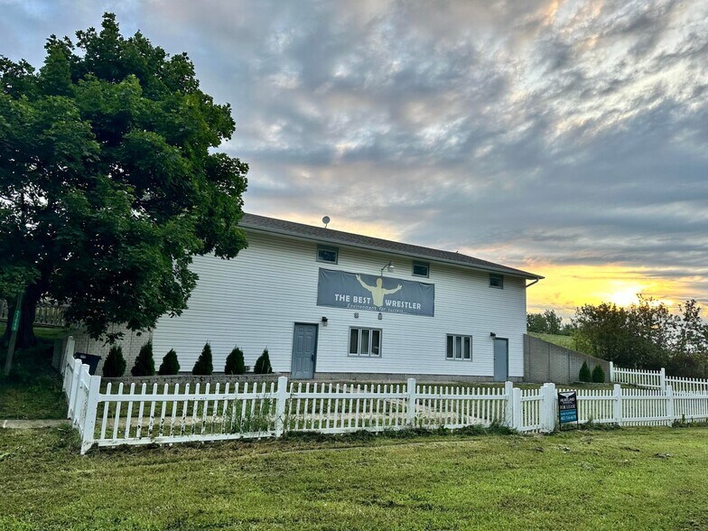 27046 Highway 6, Mcclelland, IA à louer - Photo du bâtiment - Image 1 de 6