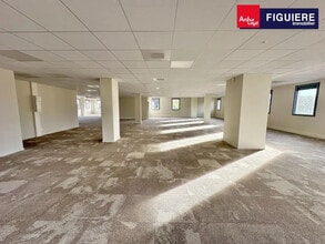 560 Avenue Du Club Hippique, Aix-en-Provence à louer Photo du bâtiment- Image 2 de 4