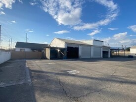 Industrial 0.89 acres (Fmr Caliber Collision) - Entrepôt