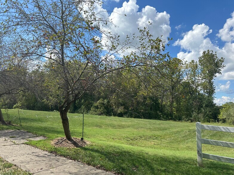 906 HAWTHORNE Pl, O'Fallon, IL à vendre - Photo du bâtiment - Image 2 de 3