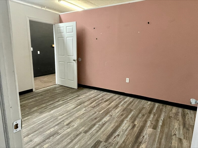 1749-1751 S Main St, Akron, OH for lease - Building Photo - Image 3 of 12