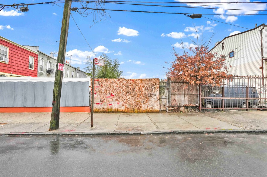 104 Hill St, Brooklyn, NY for sale - Building Photo - Image 2 of 22