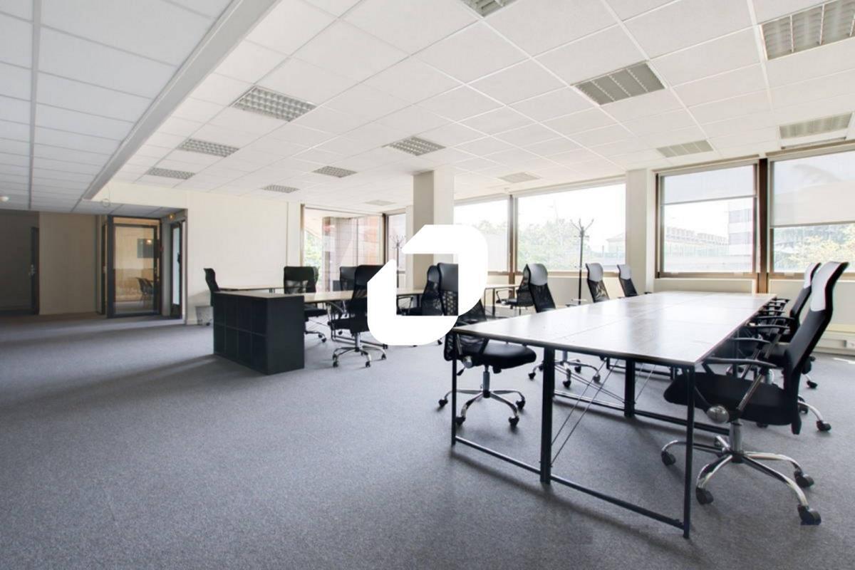 Office in Saint-Cloud for sale Interior Photo- Image 1 of 12
