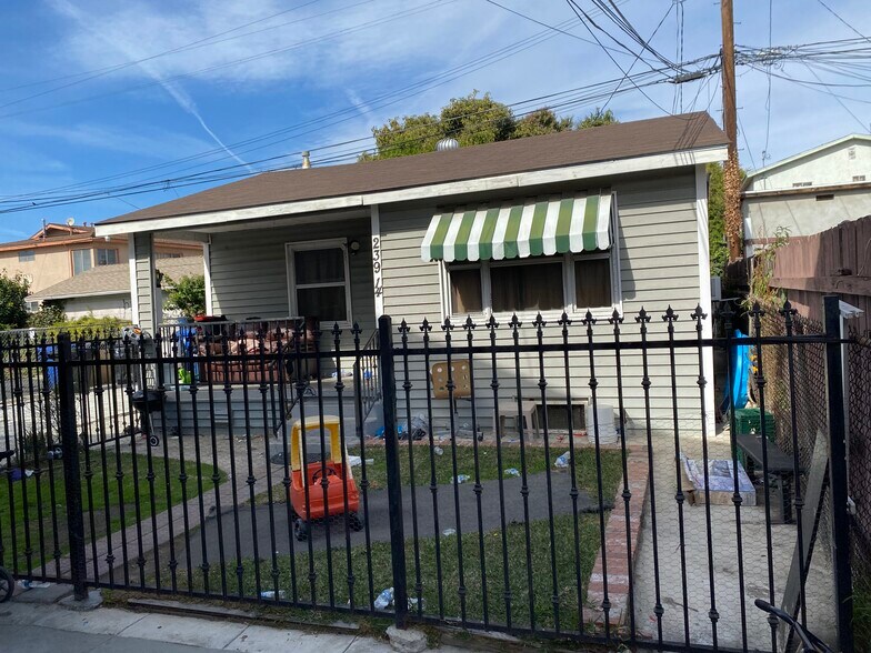 239 W 43rd St, Los Angeles, CA à vendre - Photo du bâtiment - Image 3 de 42