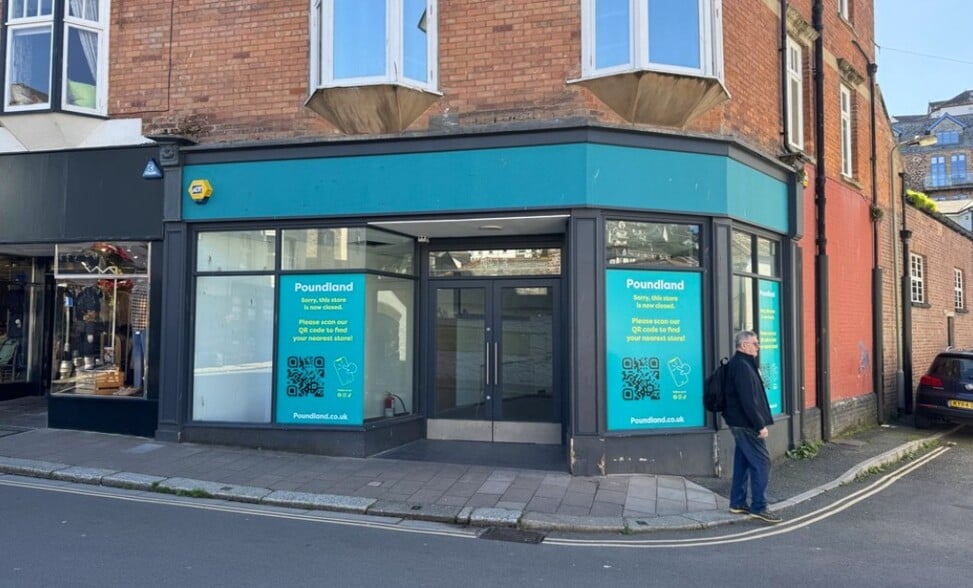 13 Victoria Rd, Dartmouth for lease - Primary Photo - Image 1 of 4