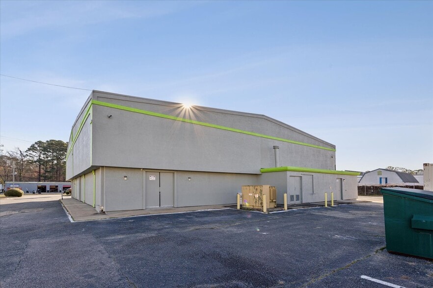 14859 Warwick Blvd, Newport News, VA for lease - Building Photo - Image 3 of 36