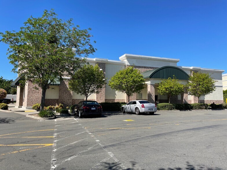 3340 N Texas St, Fairfield, CA à louer - Photo du bâtiment - Image 3 de 10