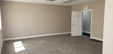 7535-7735 Granger Rd, Valley View, OH for lease Interior Photo- Image 1 of 2