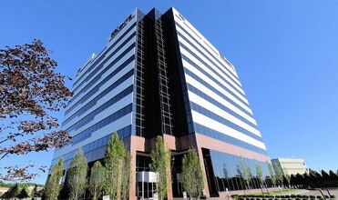 90 Woodbridge Center Dr, Woodbridge, NJ for lease Building Photo- Image 2 of 3