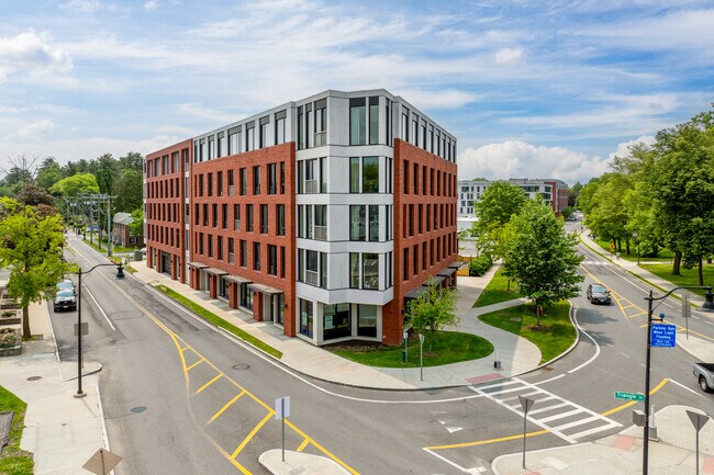 Plus de détails pour 57 E Pleasant St, Amherst, MA - Commerce de détail à louer