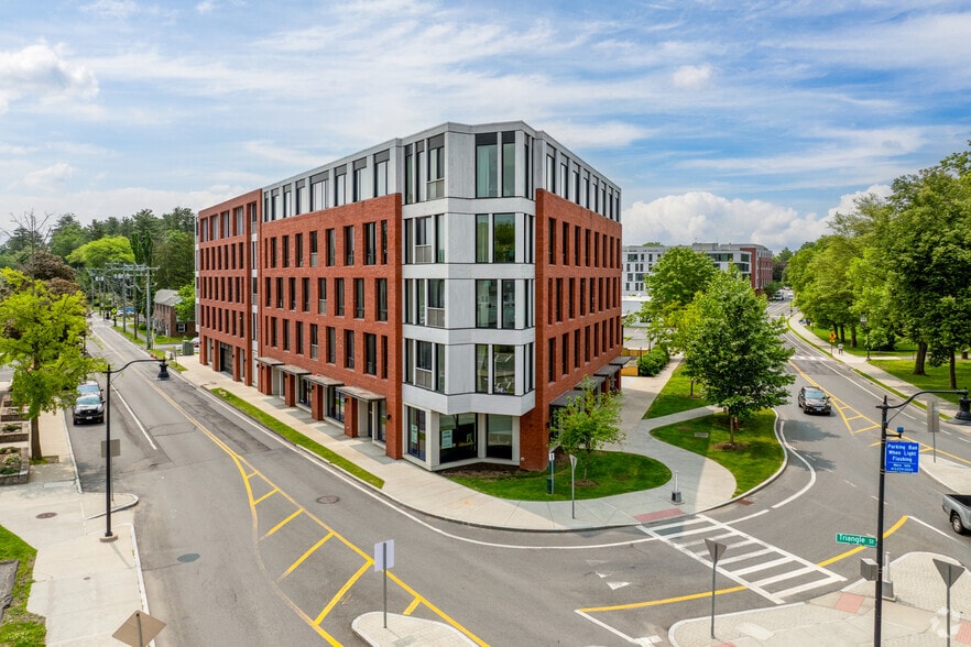 57 E Pleasant St, Amherst, MA for lease - Building Photo - Image 1 of 15