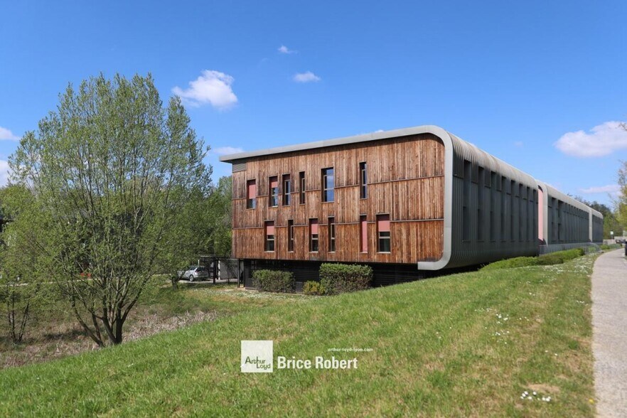 135 Allée Des Noisetiers, Limonest for lease - Building Photo - Image 3 of 13