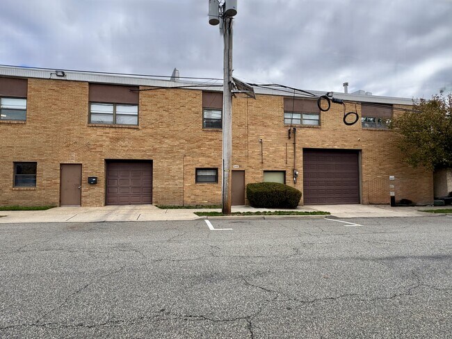 More details for 349 Railroad Ave, East Rutherford, NJ - Industrial for Lease