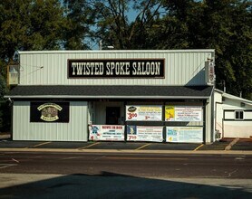 251 Derby St, Pekin, IL for lease Interior Photo- Image 1 of 8