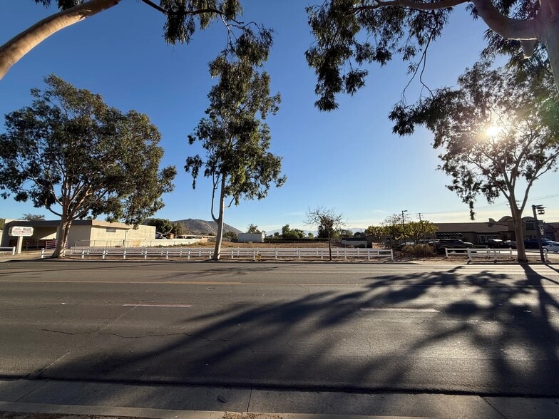 866 6th St, Norco, CA for sale - Building Photo - Image 3 of 4