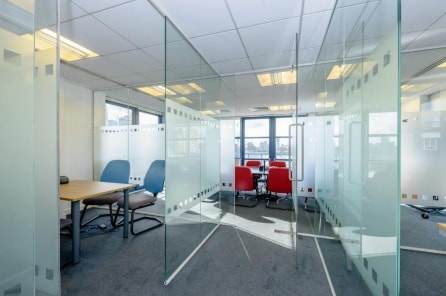 22 Cousin Ln, Londres à vendre - Photo intérieure - Image 3 de 21