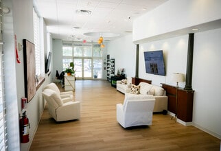 16062 Southwest Fwy, Sugar Land, TX for lease Interior Photo- Image 2 of 7