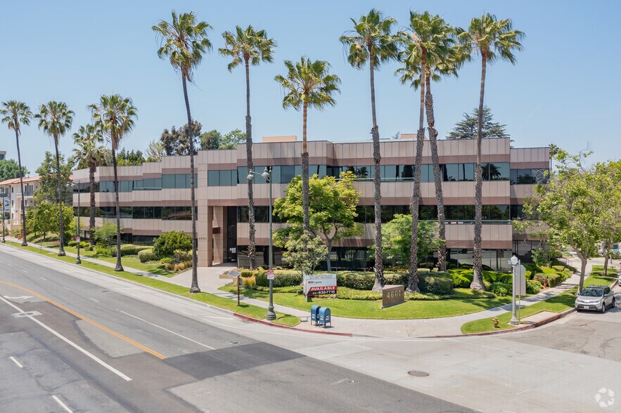 4601 Wilshire Blvd, Los Angeles, CA for lease - Primary Photo - Image 1 of 9