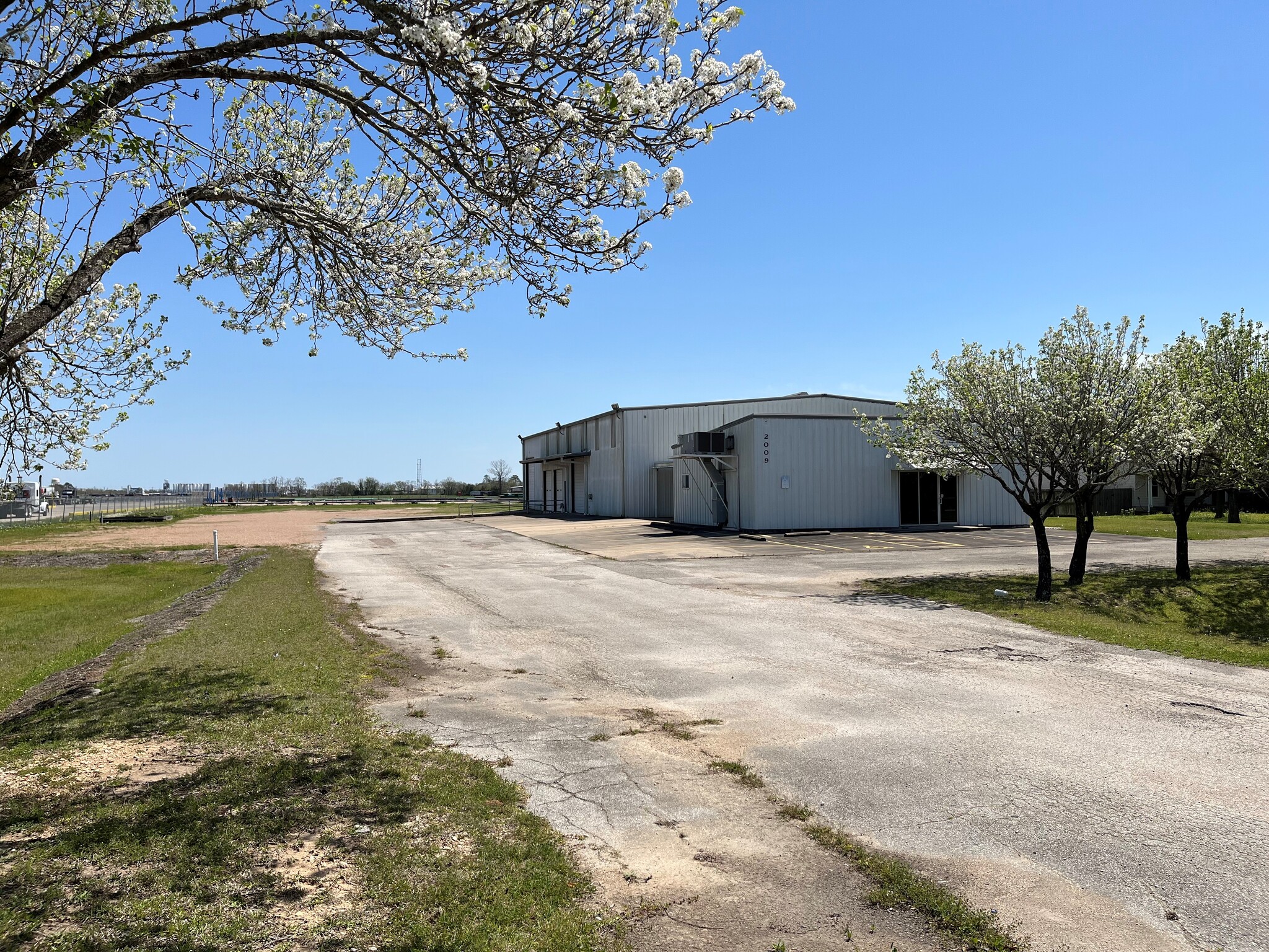 2009 Hatfield Rd, Pearland, TX for lease Primary Photo- Image 1 of 13