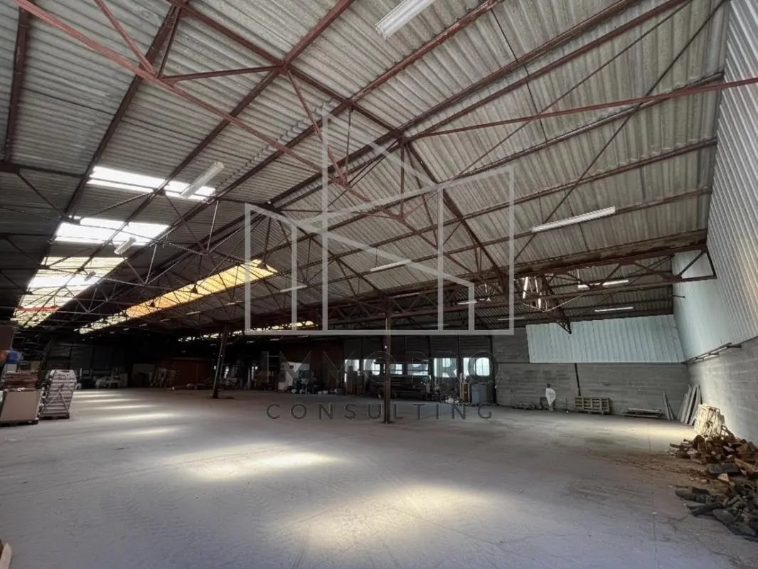 Industrial in Fleury-sur-Andelle for lease Building Photo- Image 1 of 4