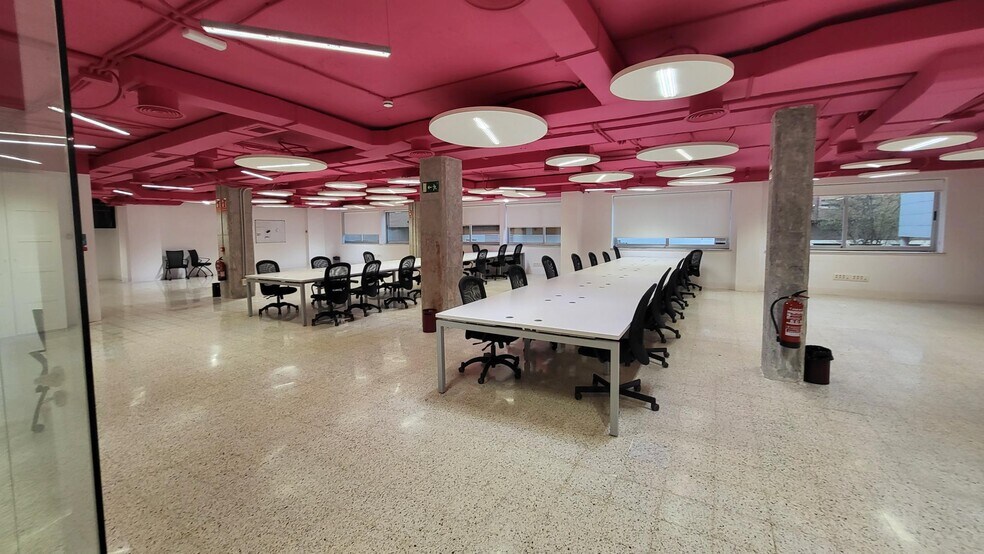 Office in Madrid, Madrid for lease - Building Photo - Image 2 of 3