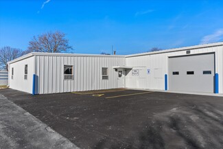 Plus de détails pour 705 Schoenhaar Dr, West Bend, WI - Industriel à louer