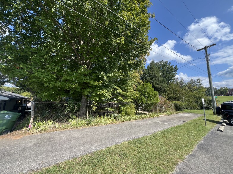 615 S Washington St, Maryville, TN for sale - Building Photo - Image 2 of 17