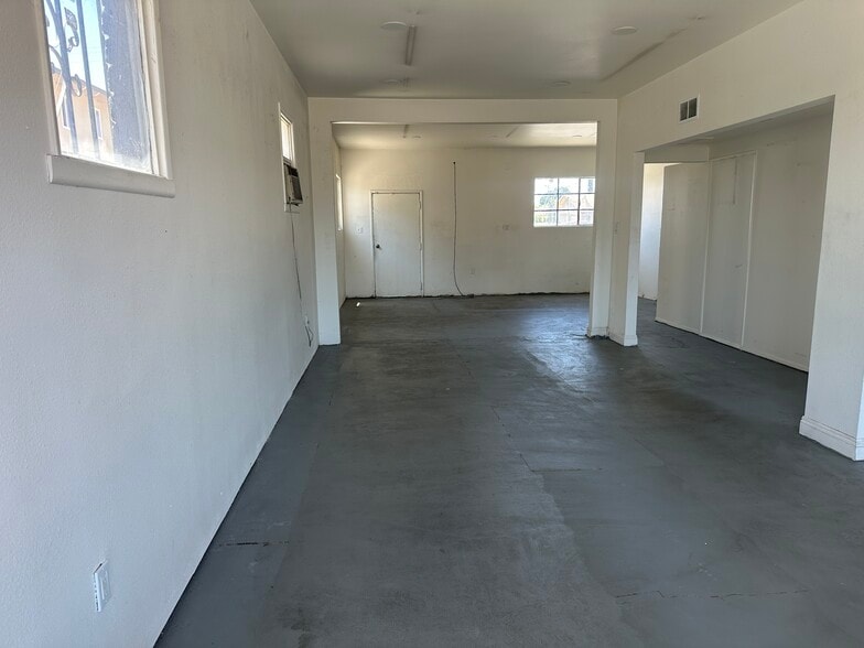 18015-18021 Pioneer Blvd, Artesia, CA for lease - Building Photo - Image 2 of 6