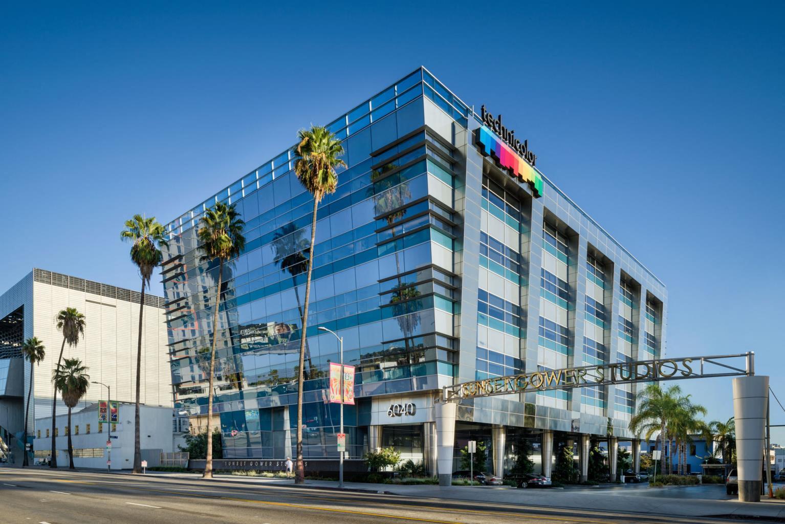 6040 W Sunset Blvd, Los Angeles, CA à louer Photo du bâtiment- Image 1 de 7