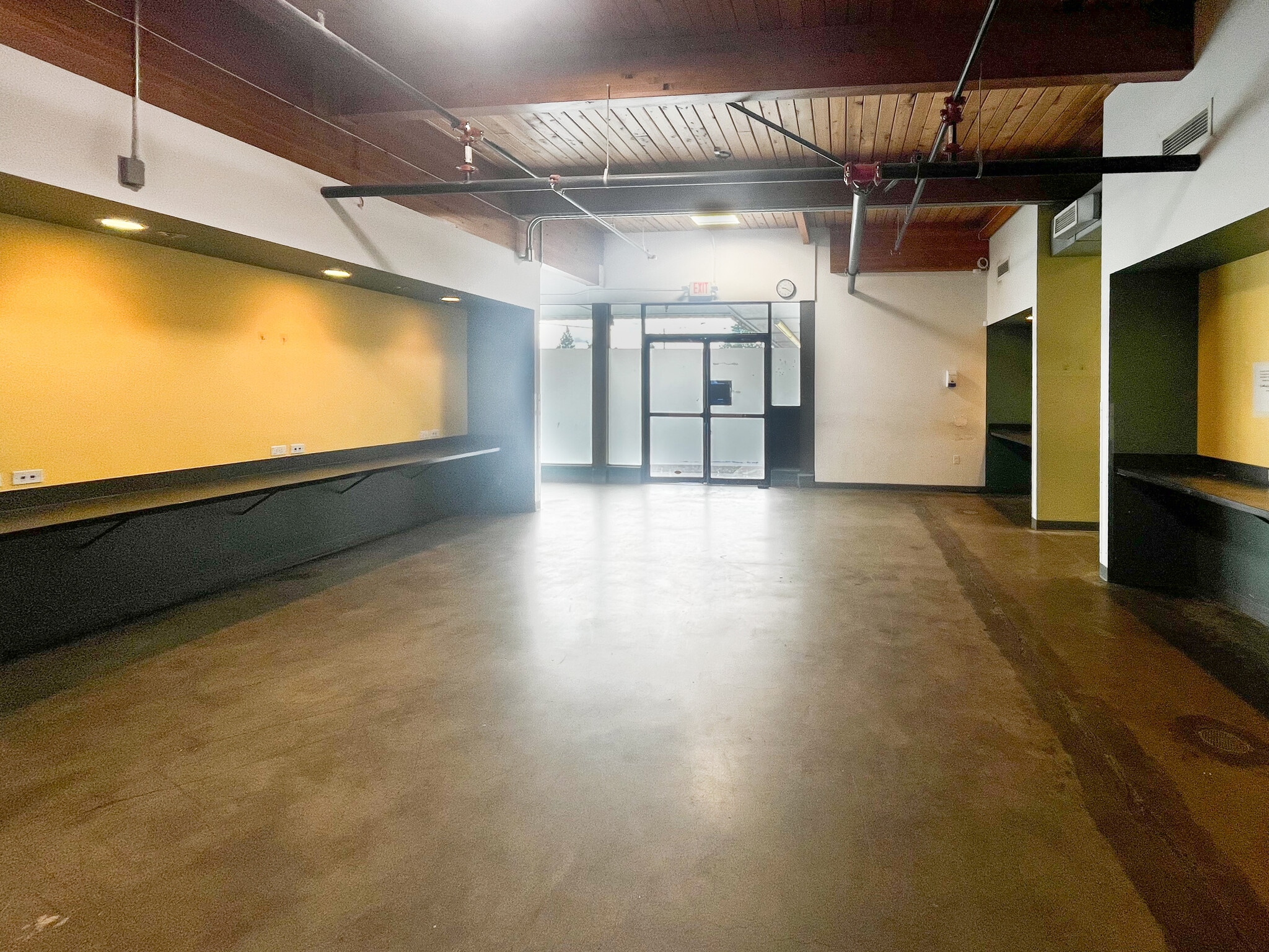 6130-6144 SE Foster Rd, Portland, OR for lease Interior Photo- Image 1 of 10