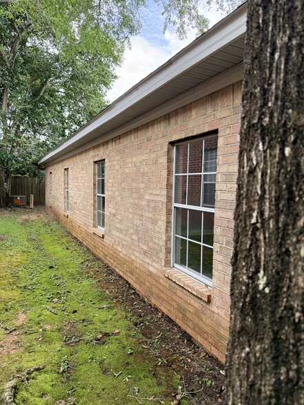 6313 Piccadilly Square Dr, Mobile, AL for sale - Building Photo - Image 3 of 8