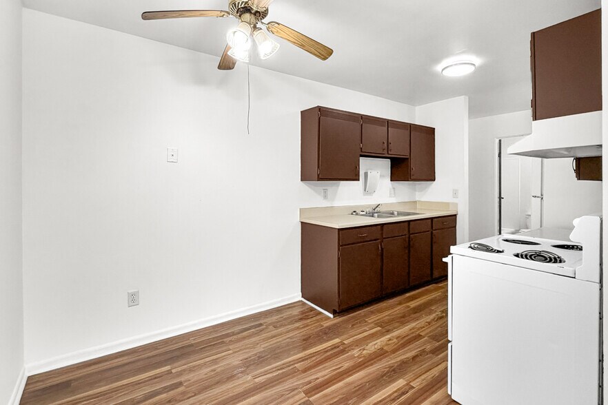 1103 25th St, Rock Island, IL à vendre - Photo du bâtiment - Image 3 de 13