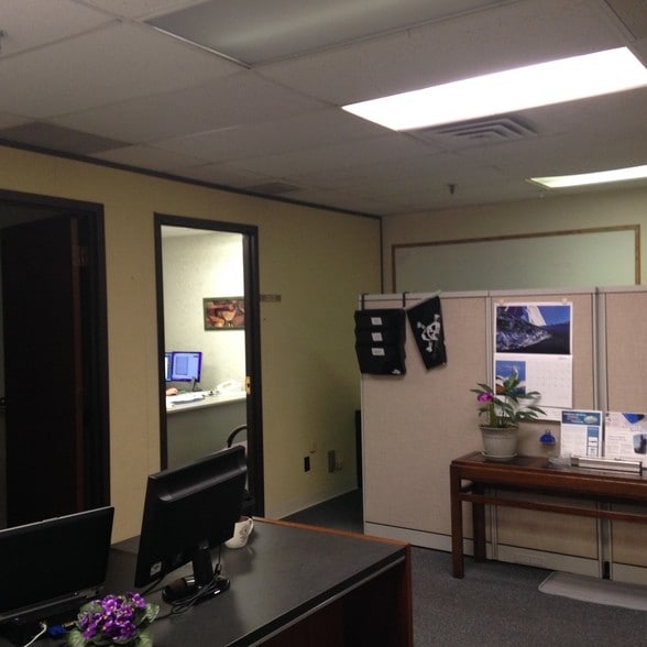 1515-1525 Townline Rd, Benton Harbor, MI à vendre - Photo du bâtiment - Image 2 de 44