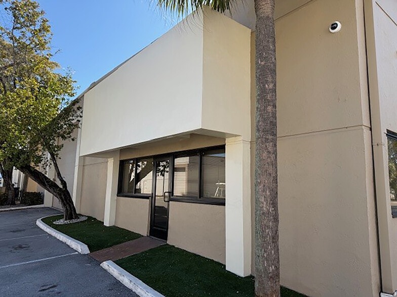 3474-3476 SW 15th St, Deerfield Beach, Deerfield Beach, FL for sale - Building Photo - Image 2 of 13