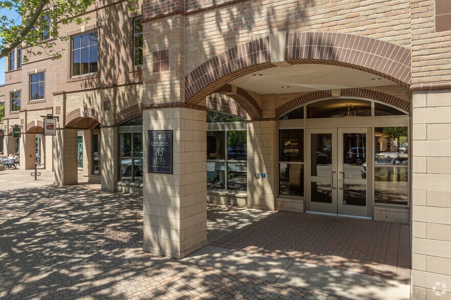 85 E 8th St, Holland, MI à vendre - Photo du bâtiment - Image 3 de 40
