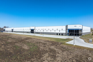 Plus de détails pour 10300 Northpark Dr, Urbandale, IA - Industriel à louer