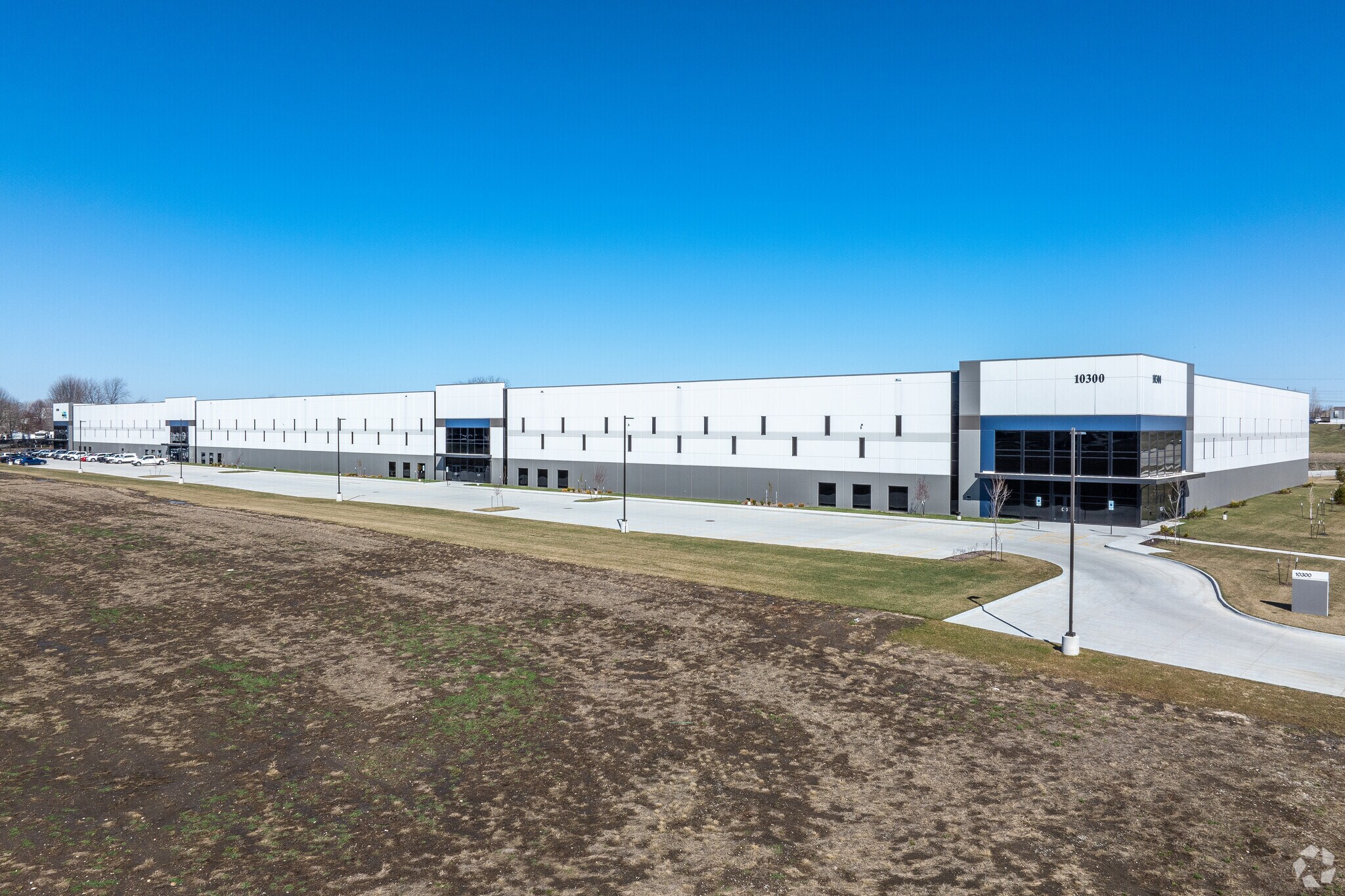 10300 Northpark Dr, Urbandale, IA for lease Building Photo- Image 1 of 9