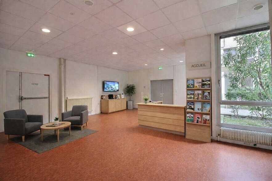 6-8 Rue Eugène Oudiné, Paris for lease - Lobby - Image 2 of 7